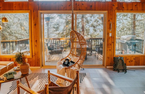 Running Springs Bed & Breakfast | Lightfoot Cabin