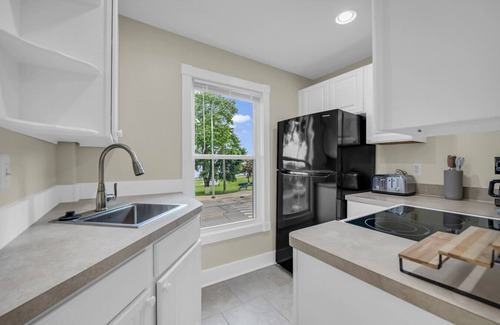 Marine City Apartment | Lighthouse Loft– Chic Getaway in Marine City