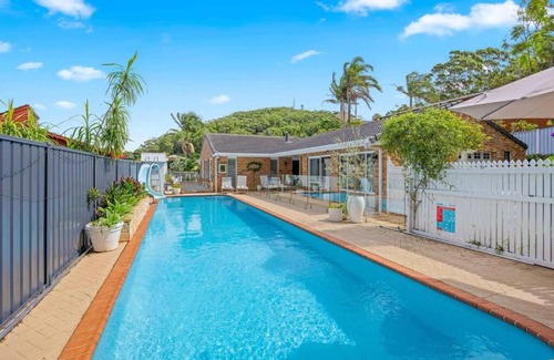 Port Macquarie House | Lighthouse Vaccay - family beach house with pool