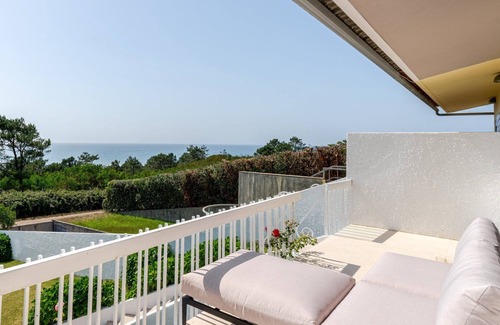 Carreco House | Lighthouse View by Portugal Active
