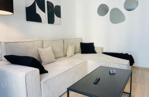 Braunschweig City Center Apartment | LIGHTPLACE - Innenstadt - Kaffeevollautomat - Balkon zur Oker - Boxspringbett