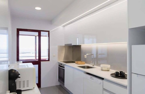 Leixões Apartment | Liiiving in Matosinhos - Seaside Balcony Apartment