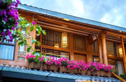 Dayan Old Town House | Lijiang Lights Quiet Garden Desinger SerenityHaven Hotel B&B Gucheng Zhongyi Mufu Branch