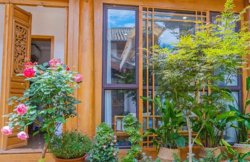 Dayan Old Town House | Lijiang Lights Quiet Garden Desinger SerenityHaven Hotel B&B Gucheng Zhongyi Mufu Branch