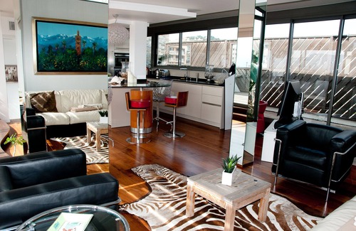 Prado-Perier Apartment | Like a rooftop villa, a stone's throw from the velodrome stadium.