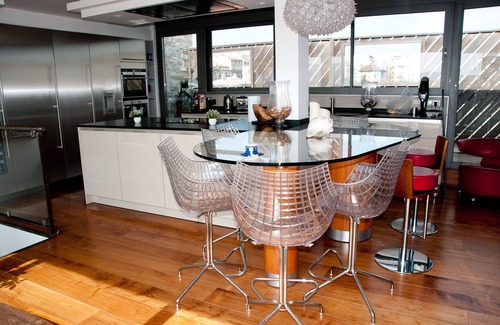 Prado-Perier Apartment | Like a rooftop villa, a stone's throw from the velodrome stadium.