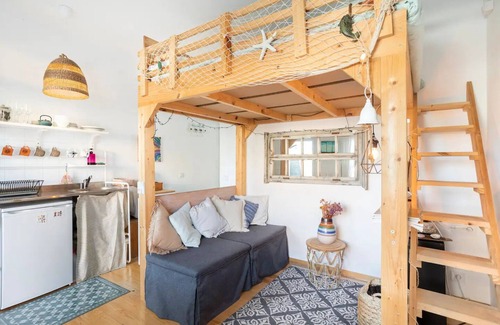 Vilassar de Mar Apartment | Like a tiny house, steps from the beach!
