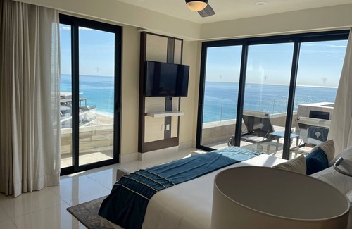 Downtown San Jose del Cabo Resort | Like the view? Oceanfront Penthouse, Private Resort with private Terrace & beach