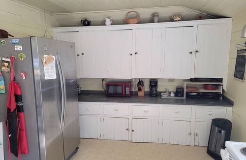 Beulah Cottage | Lil's on the Lake - Vintage Cottage On Crystal Lake, Dog-Friendly, and Short Walk to Downtown Beulah!