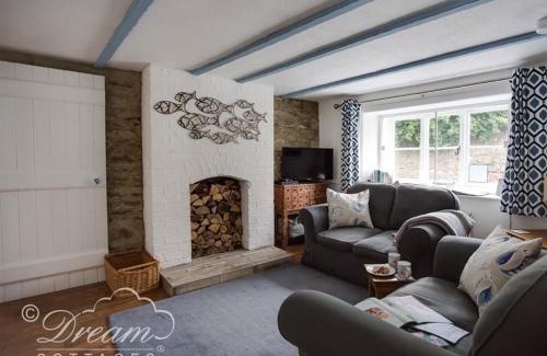 Burton Bradstock House | Lilac Cottage