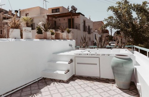 Piskopiano House | Lilika's Bliss with jacuzzi by Estia