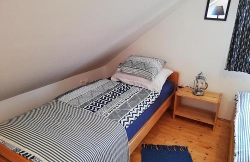 Szigliget Apartment | Liliomfa apartman