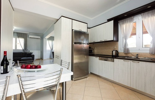 Dafni Villa | Lilium Villa, Total privacy, outdoor spa whirlpool, close to beach & shops