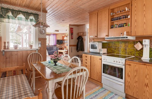 Bjurholm Cottage | Lillarmsjö-cottage, cottage with lake view.