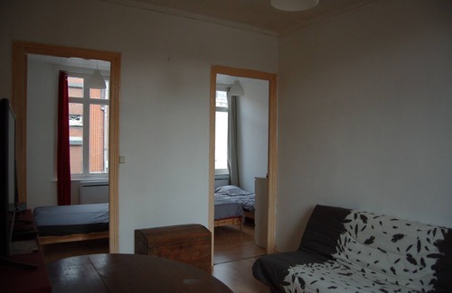 Fives Apartment | LILLE BRIGHT APARTMENT CLOSE TO STATION and LARGE PALACE FREE PARKING