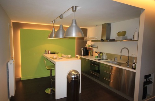 Marcq-en-Baroeul Apartment | Lille. Marcq in baroeul. Large garden . 10 minutes from Lille center and the metro