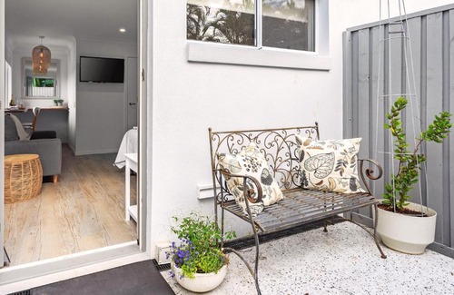 Mooloolaba Bed & Breakfast | Lillypilly Bed and Breakfast