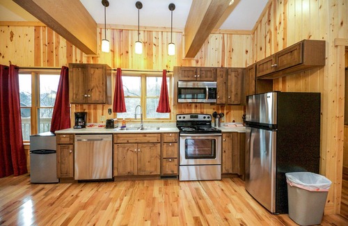 Logan Cabin | Lily Pad - Hosted by The Chalets