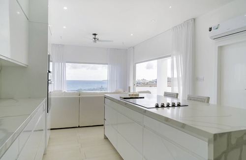 Harrismith Villa | Lilypad: Luxurious Cliffside Villa with Stunning Sea Views