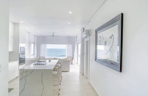 Harrismith Villa | Lilypad: Luxurious Cliffside Villa with Stunning Sea Views