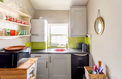 Bridport Apartment | Lime House Georgian 2 King, 2 bath stylish apartment