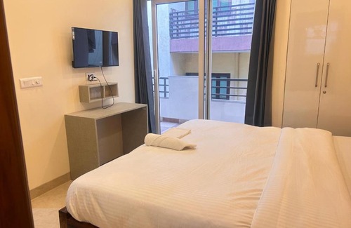 Sector 39 Hotel | Lime Tree Service Apartment - Medanta Medicity, Gurgaon