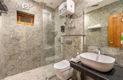 DLF Phase 5 Apartment | Lime Tree Studio Serviced Apartments Golf Course Rd Gurgaon