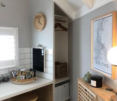 East Geelong Apartment | Limeburners Loft Geelong - Walk to CBD Waterfront Hospitals