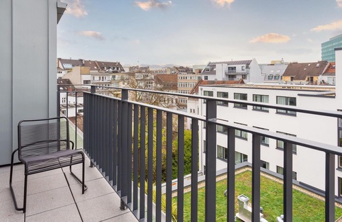 Stadtmitte Apartment | limehome Düsseldorf |Comfort Suite+SofaBed&Balcony