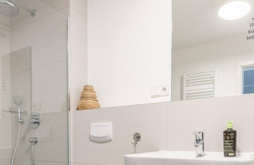 Zentrum-West Apartment | limehome Leipzig Jahnallee | Suite XL+terrace (LT)