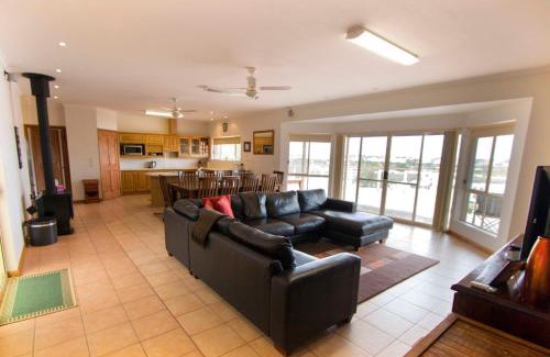 Seymour House | Limestone Ridge