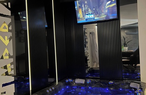 Sainte-Suzanne Apartment | Limperiale Room Jacuzzi