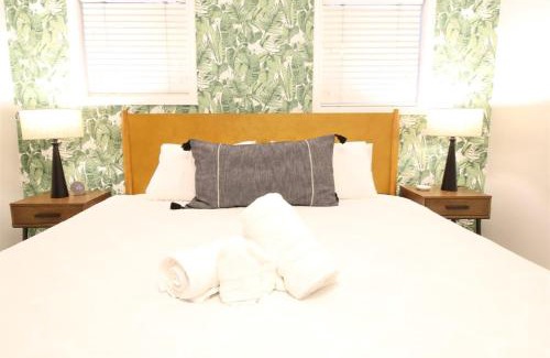 Northeast Apartment | Lincoln Park Place Capitol Hill with Parking
