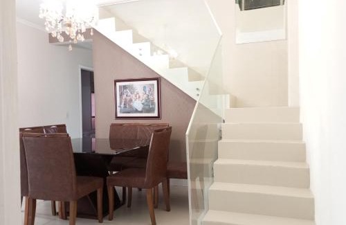 Castelo Branco House | Linda Cobertura duplex compartilhada a duas quadras do mar