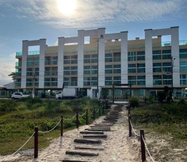 Matinhos Apartment | Lindo Studio Matinhos Prédio na beira mar.