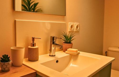 Angouleme Apartment | Lindor