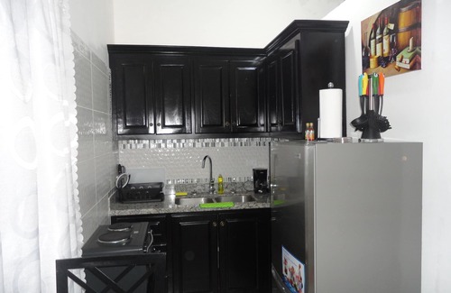 Ocho Rios Apartment | LINDOSIA #5 - CHEAP 'N' NICE - OCHO RIOS - Free Wifi, Cable TV, Parking
