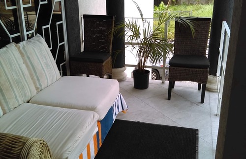 Ocho Rios Apartment | LINDOSIA #5 - CHEAP 'N' NICE - OCHO RIOS - Free Wifi, Cable TV, Parking