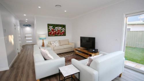 Hawks Nest House | Lindyloo 13 Binda St, Hawks Nest