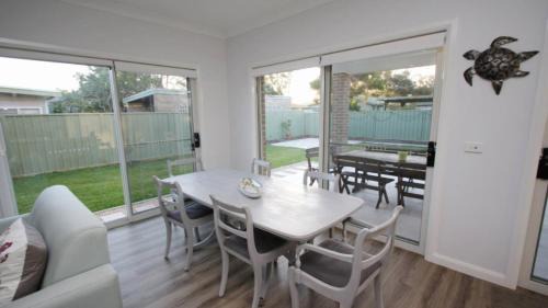 Hawks Nest House | Lindyloo 13 Binda St, Hawks Nest