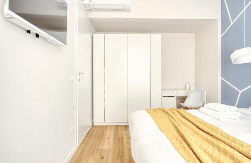 Navigli Apartment | Line & Light