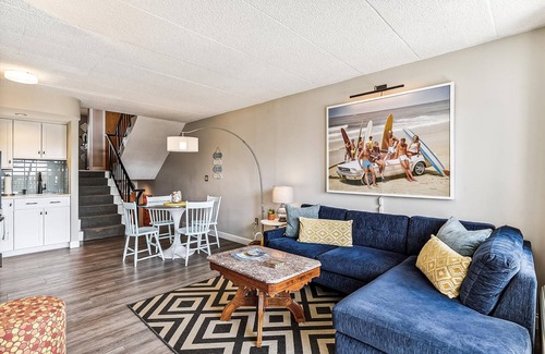 The Pines Condo | LINENS INCLUDED! UPDATED! DOWNTOWN!