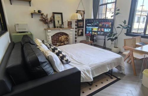 Downtown Shanghai Apartment | 柃居 B&B - The Bund Branch