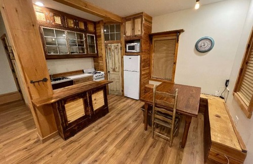 Linglestown House | Linglestown Apartment. Washer & dryer, free parking, 15 minutes to Hershey!