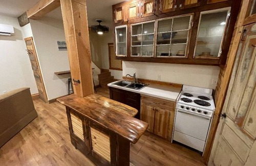 Linglestown House | Linglestown Apartment. Washer & dryer, free parking, 15 minutes to Hershey!