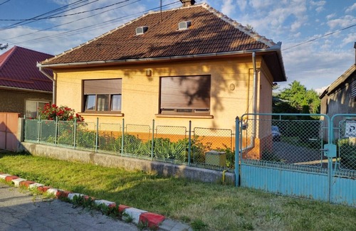 Brasov Apartment | Linistit, zona frumoasa cu vedere la munti.