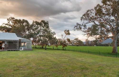 Mansfield House | Linleigh Farmhouse With Mountain Views