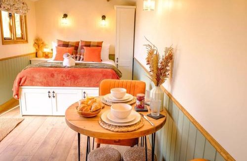 Mauchline Apartment | Lintmill Lodges - Heather Shepherds Hut