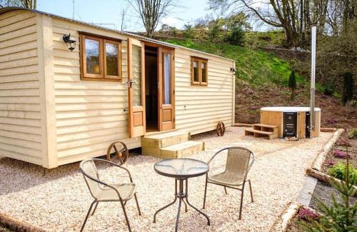 Mauchline Apartment | Lintmill Lodges - Heather Shepherds Hut