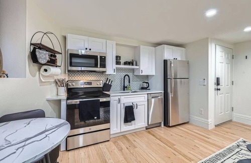 City Park West Apartment | Lioness Downtown Den